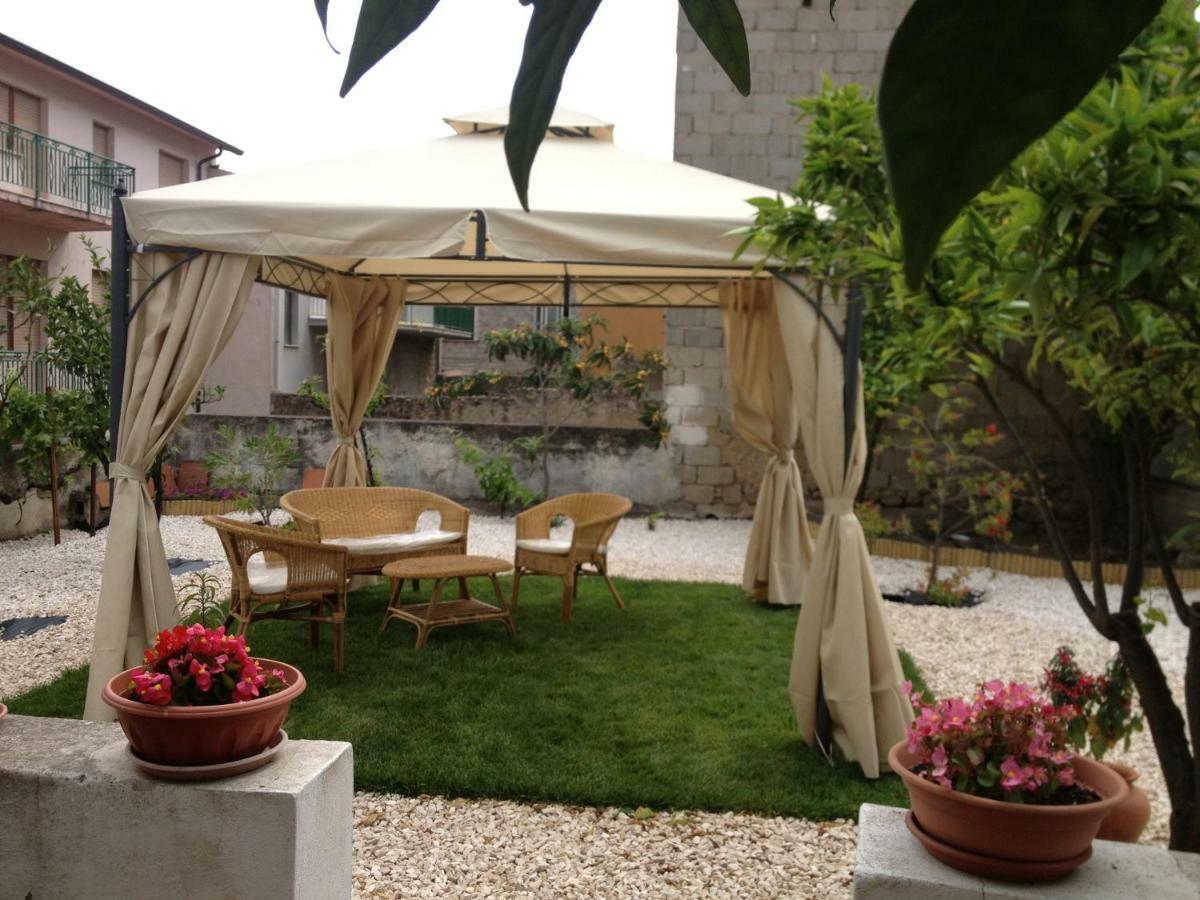 b&b Mundè Oliena Extérieur photo